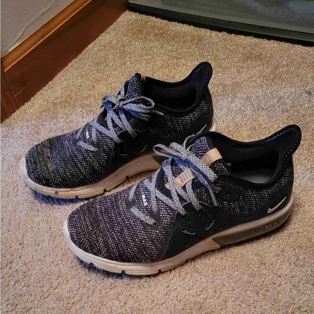 Nike Air Max. Women’s size 6
